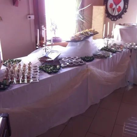 Restaurant Alexandros فندق 2*